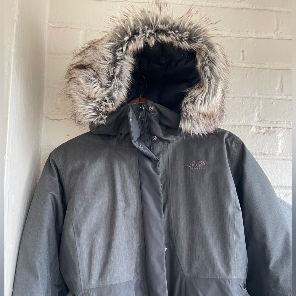 North Face A-Line Jacket! Rare Gray with Mixed-Media Contrast Upper! Women’s L